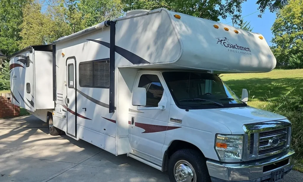 2012 Coachman Freelander 32BH RV