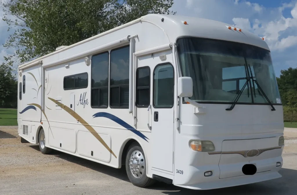 2005 Freightliner Alfa Seeya RV